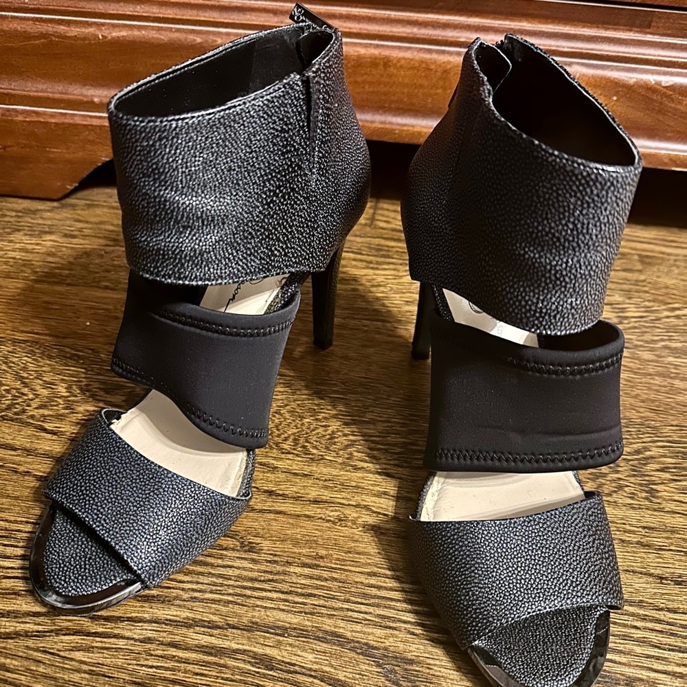 Jessica Simpson size 8.5 open toe heels.
